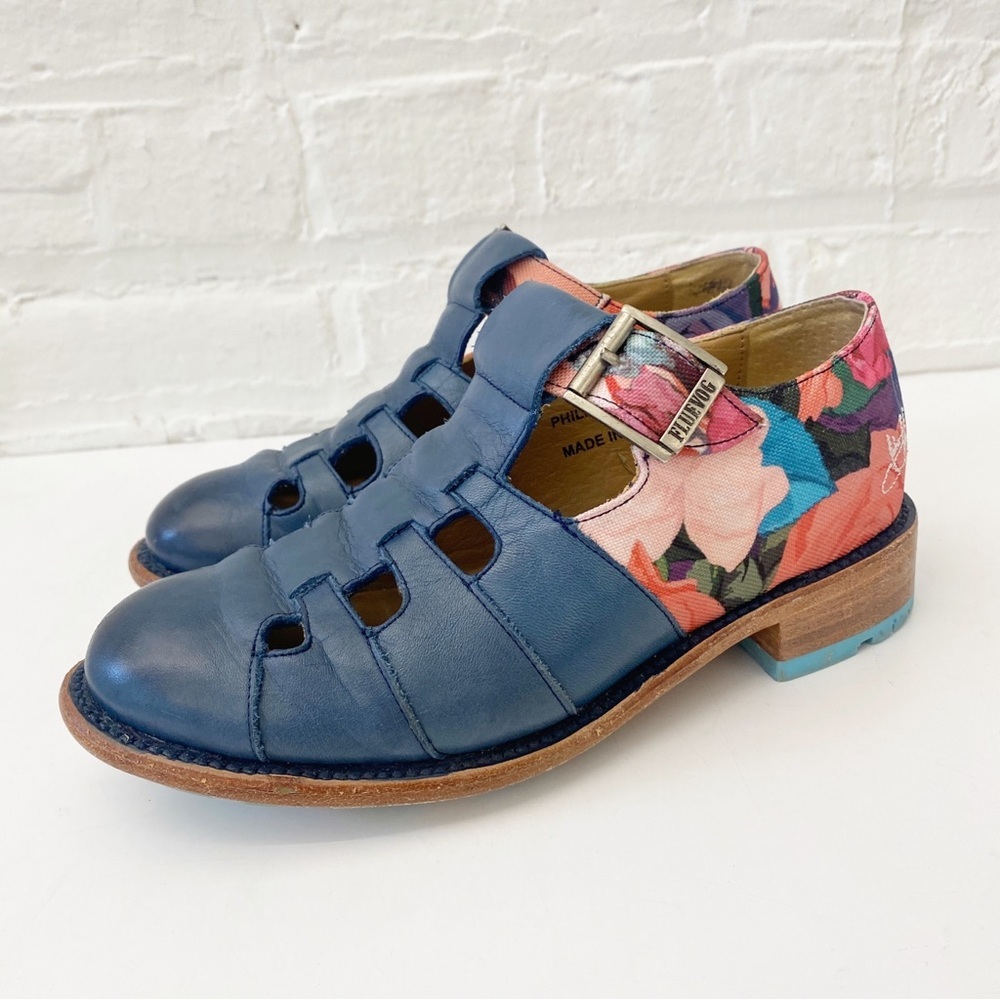 John Fluevog || Philippa Flat Floral Canvas Fisherman Sandal Blue 7‎